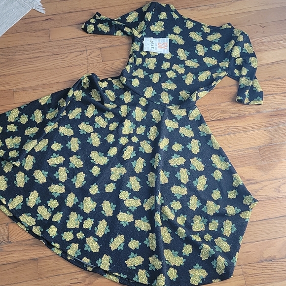LuLaRoe fit and flare dress floral print XS Nicole - Picture 6 of 6